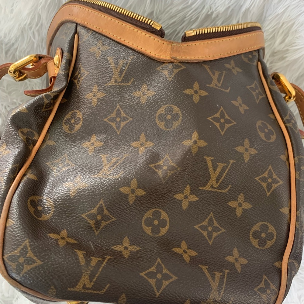 Louis Vuitton Tivoli GM Handbag - Picture 10 of 15